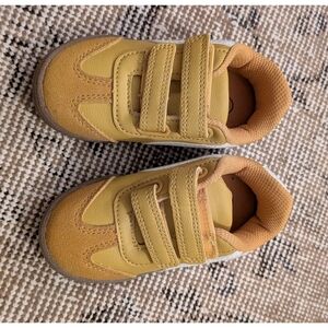 Cat And Jack NWOT Toddler Yellow Sneakers Size 7